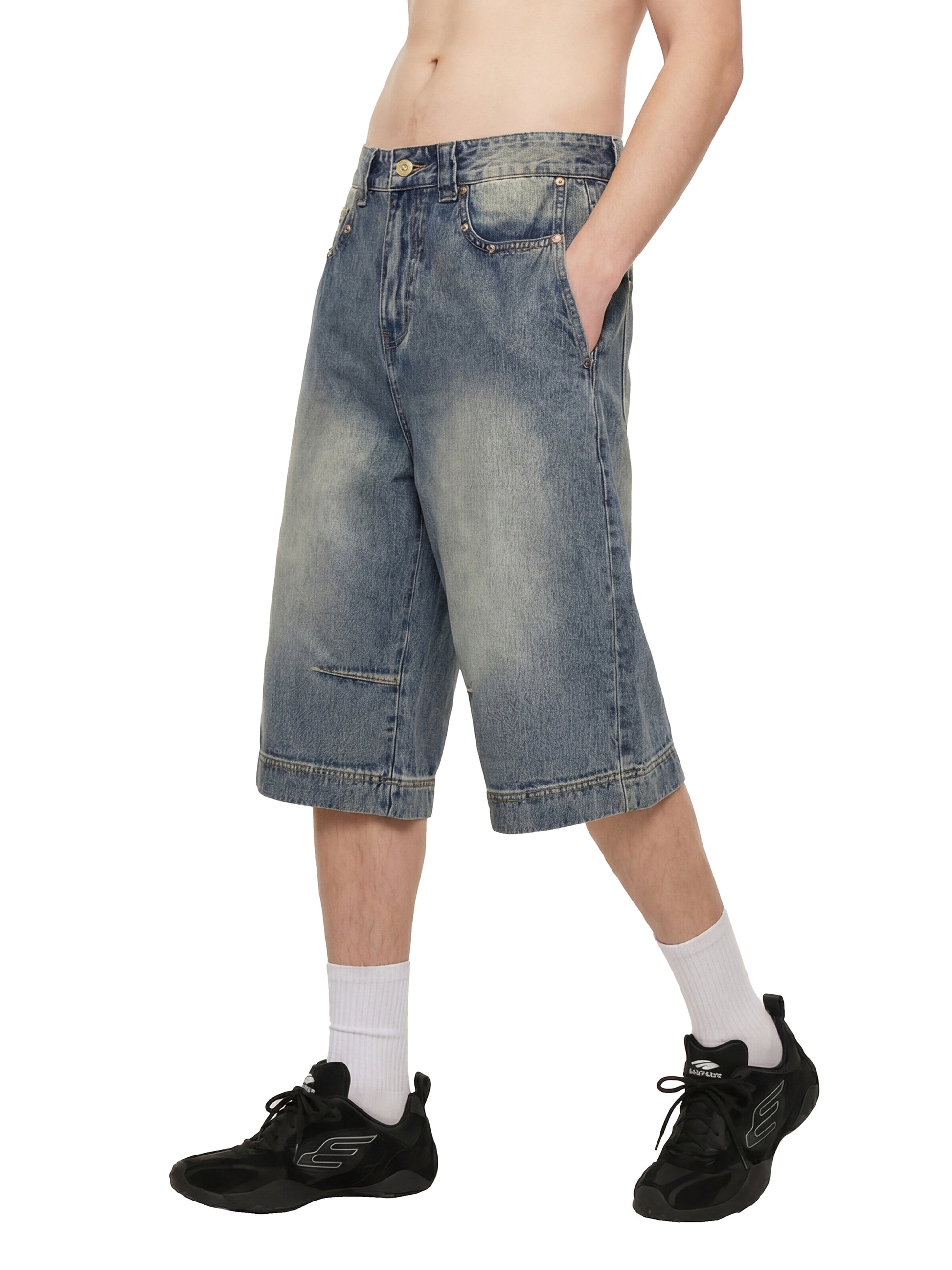 Vintage Wash Baggy Denim Shorts - Model 3