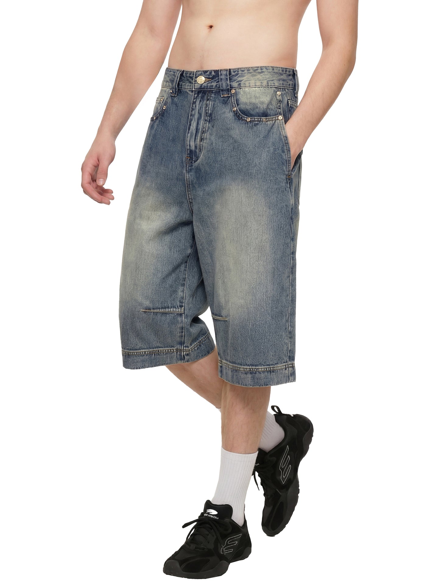 Vintage Wash Baggy Denim Shorts - Model 4